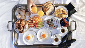 Café da manhã na cama na lua de mel